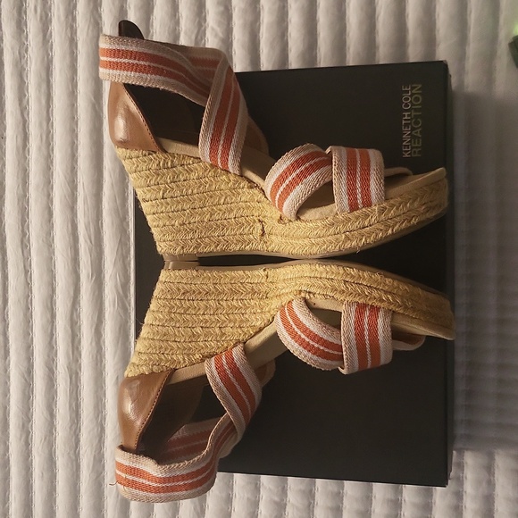 Kenneth Cole Reaction Slip on wedge heel Sandal Size 8 New With Box - Picture 2 of 9